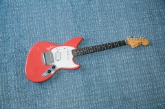 Fenderの楽器・機材 Kurt Cobain Jag-Stang
